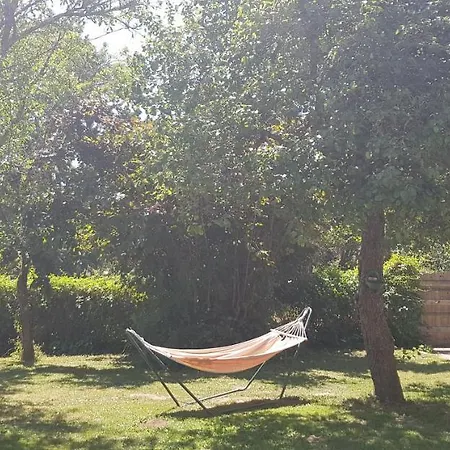 Ferienhaus Les Volets Bleus Queaux