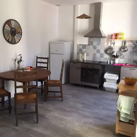 Ferienhaus Les Volets Bleus Queaux